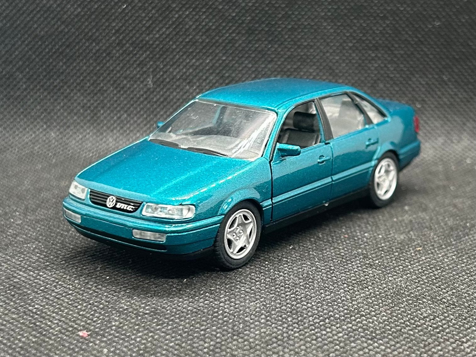 Schabak Volkswagen Passat VR6 1:43, Hobby en Vrije tijd, Modelauto's | 1:43, Verzenden, Zo goed als nieuw, Auto, Overige merken