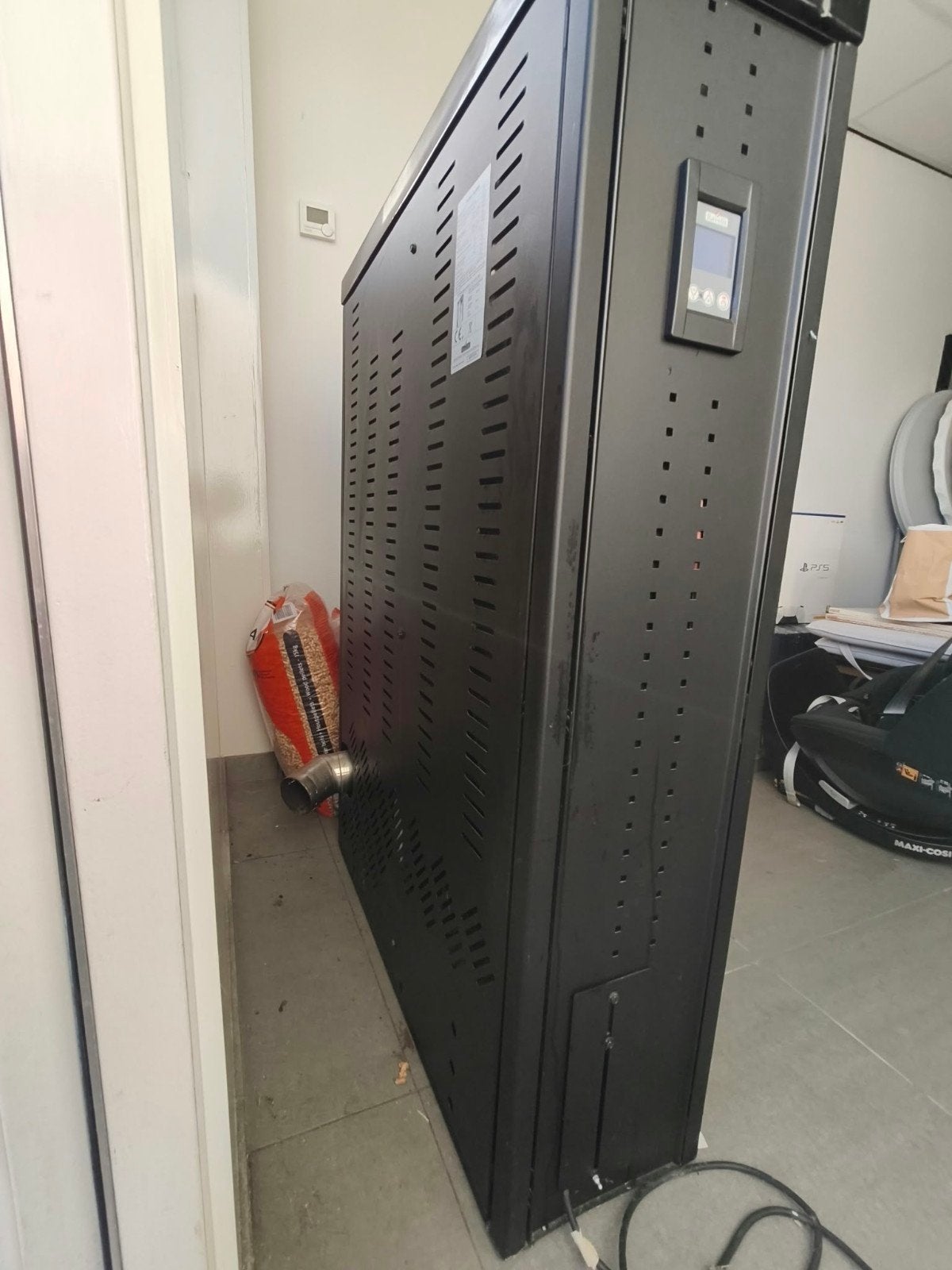 Palletkachel inclusief 1 volle zak pallets, Gebruikt, Ophalen of Verzenden, Pelletkachel, Vrijstaand