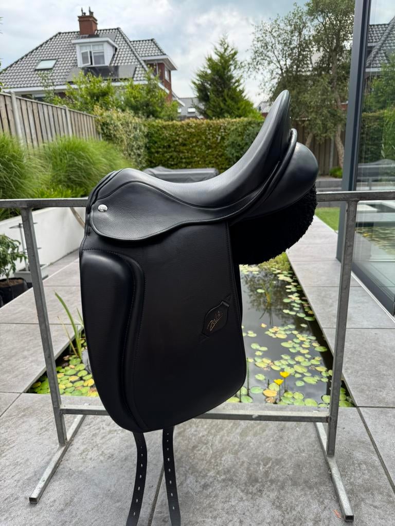Zaldi dressuurzadel 18 inch te koop, Dieren en Toebehoren, Paarden en Pony's | Zadels, Ophalen of Verzenden, Gebruikt, Dressuur