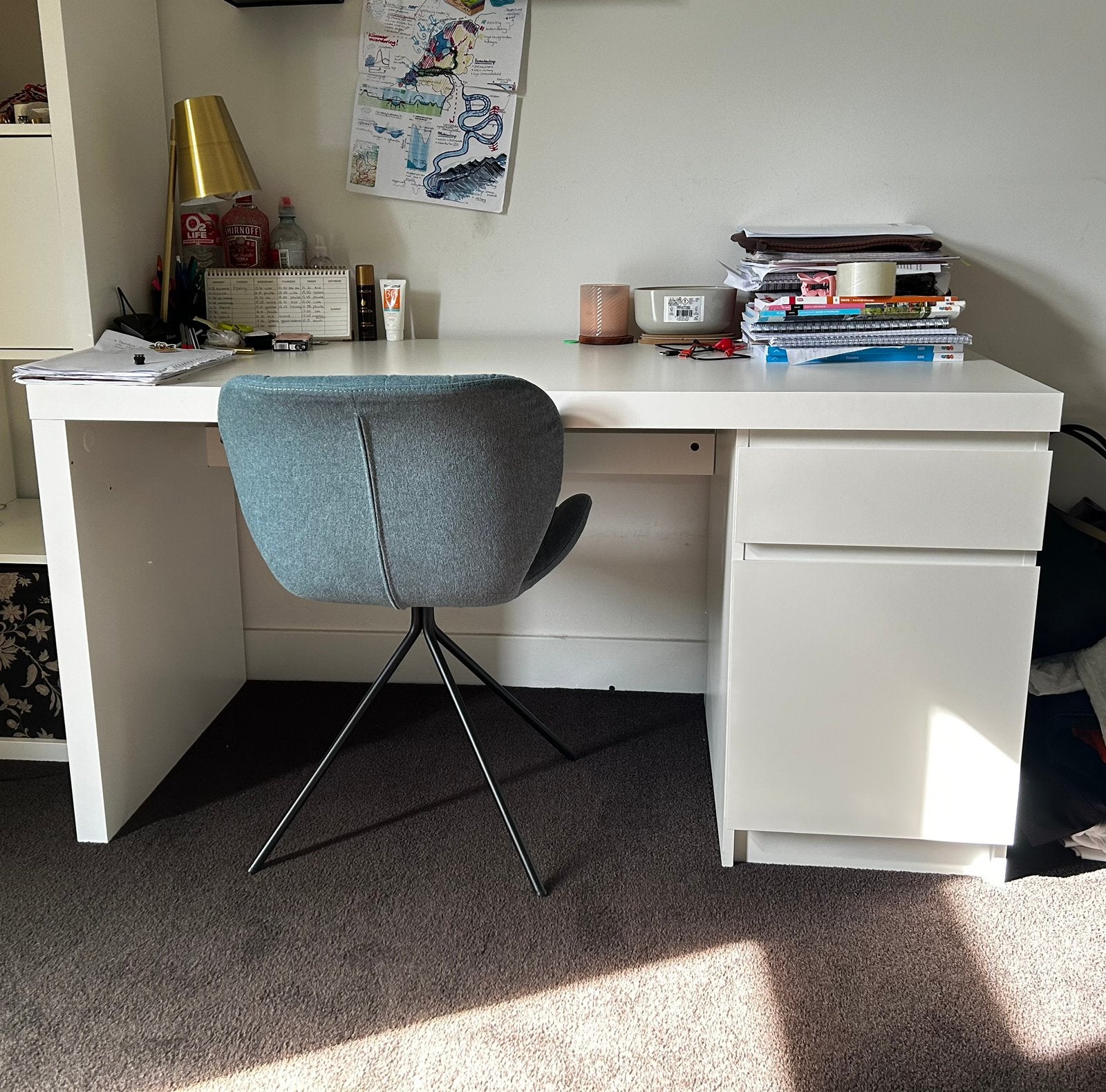 Bureau wit met lade en kastje, Ophalen, 65 cm, Spaanplaat of MDF, Zo goed als nieuw