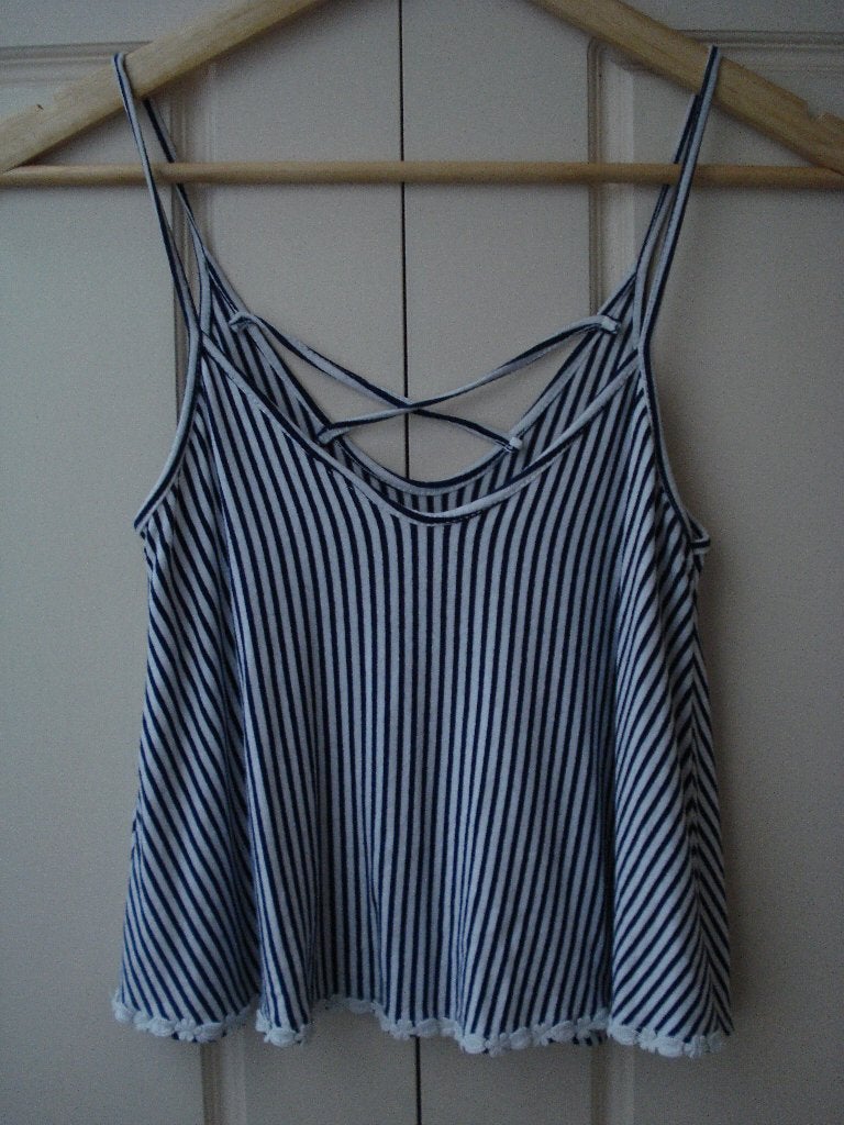 Top maat M, kort wit/d.blauw gestreept, klein wit kantje, Maat 38/40 (M), Meerkleurig, Ophalen of Verzenden, Zonder mouw