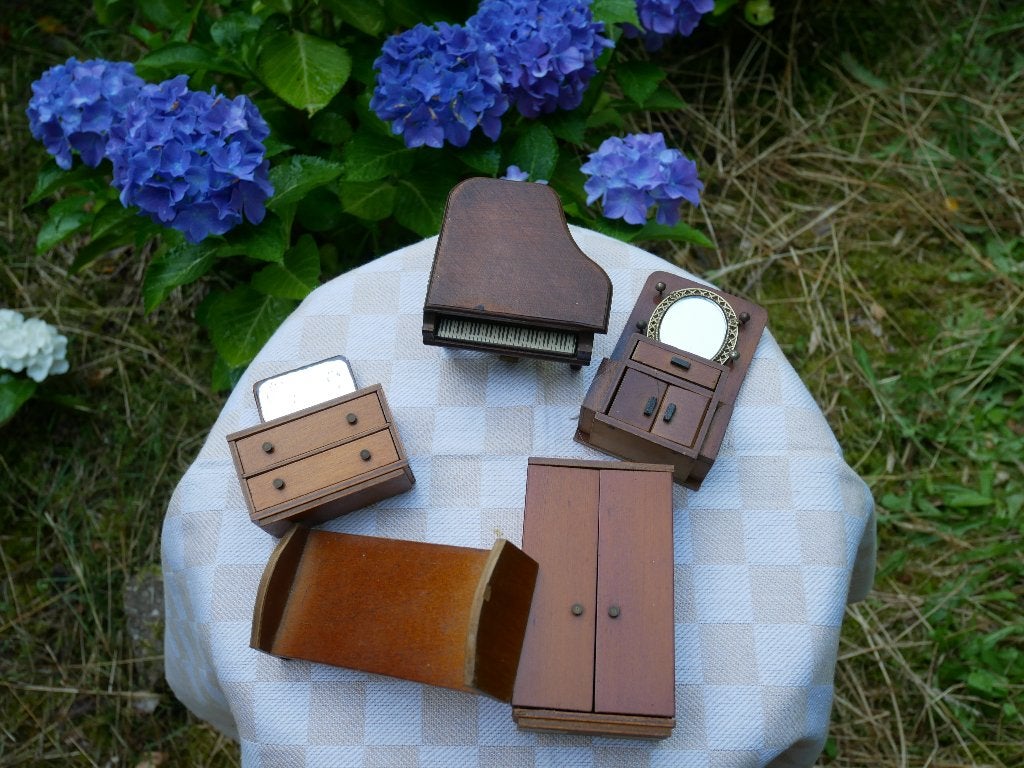 vintage poppenhuis meubeltjes, Ophalen of Verzenden, Gebruikt, Poppenhuis