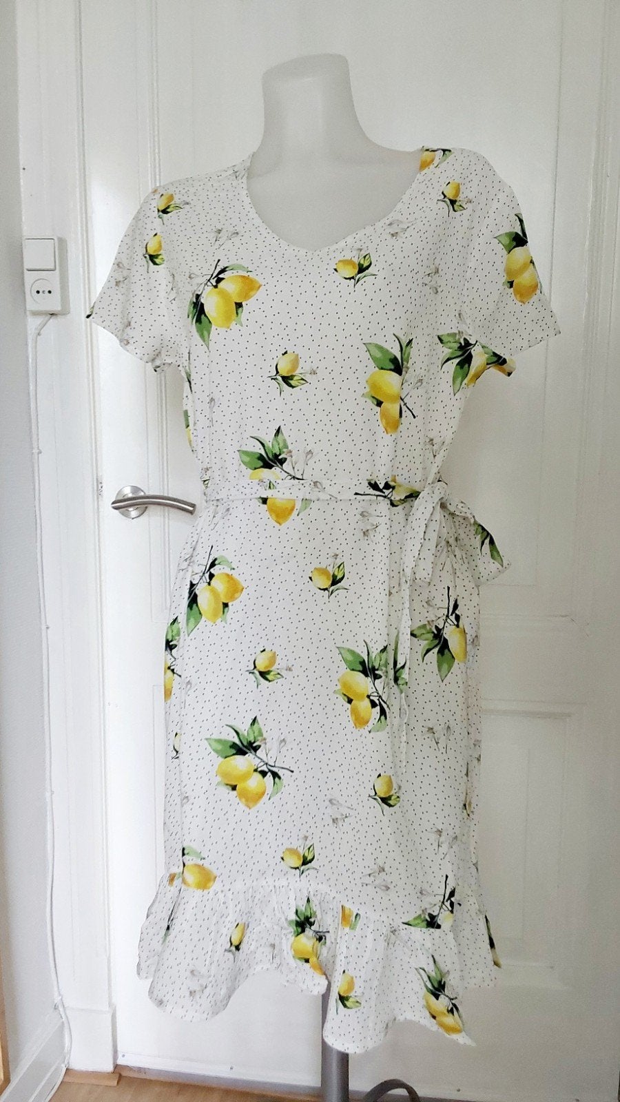 Nieuwe Smashed Lemon zomerjurk maat 40 met citroenprint, Kleding | Dames, Jurken, Maat 38/40 (M), Wit, Nieuw, Ophalen of Verzenden