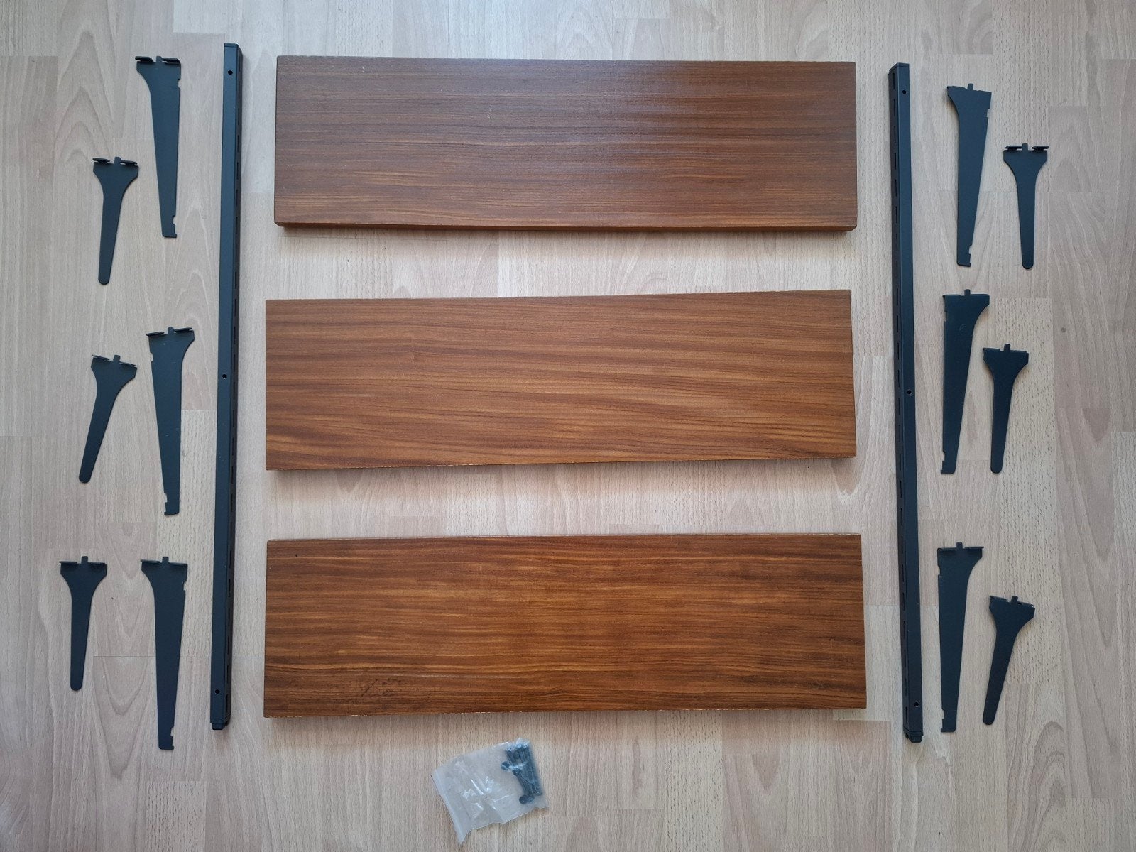 vintage Tomado boekenrek wandrek, planken met teakfineer, Huis en Inrichting, Ophalen of Verzenden, Gebruikt