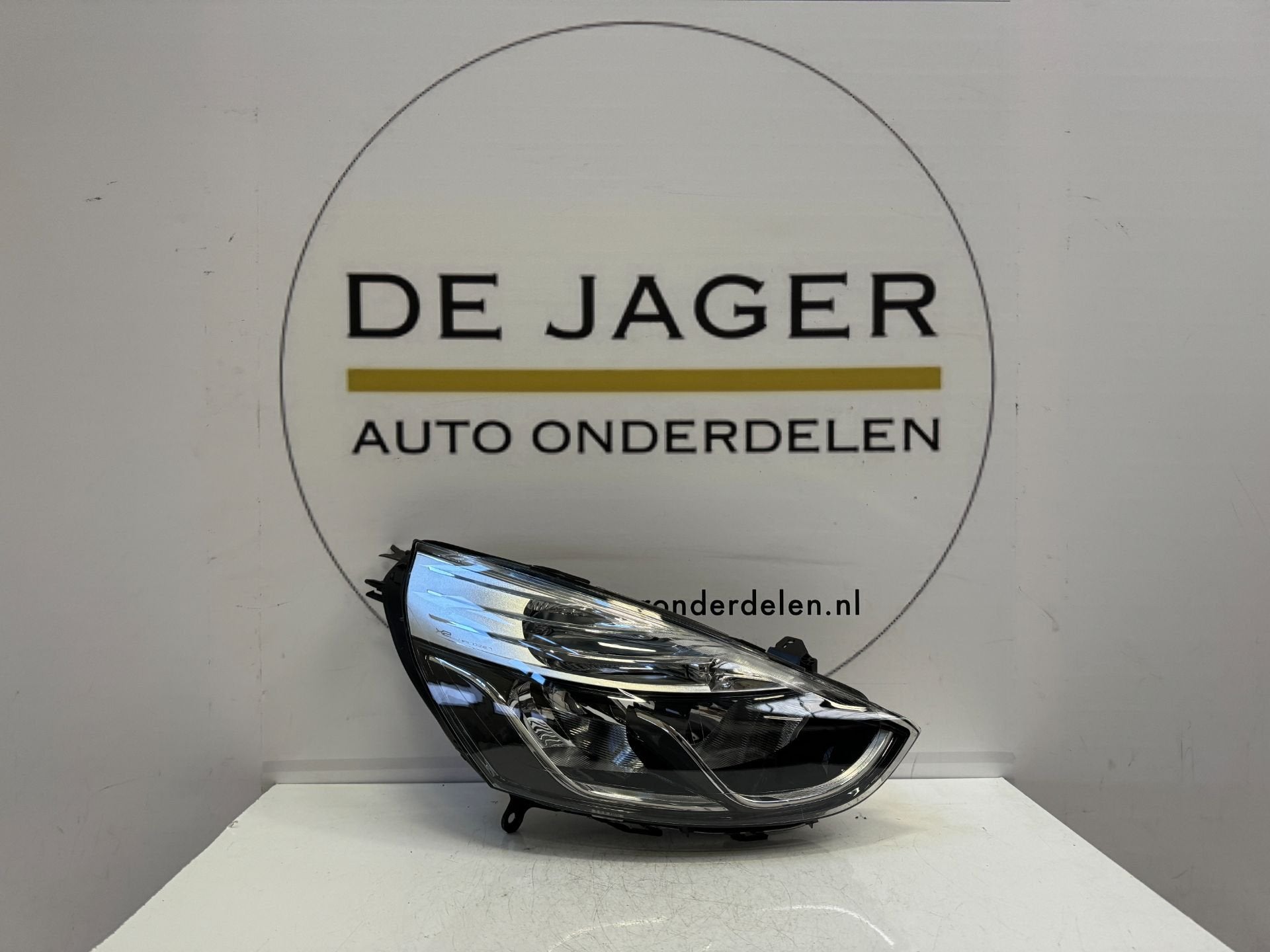 RENAULT CLIO IV 4 KOPLAMP H7 HALOGEEN 260106624R RECHTS, Renault Group, Gebruikt, Contact.group@renault.com, Renault