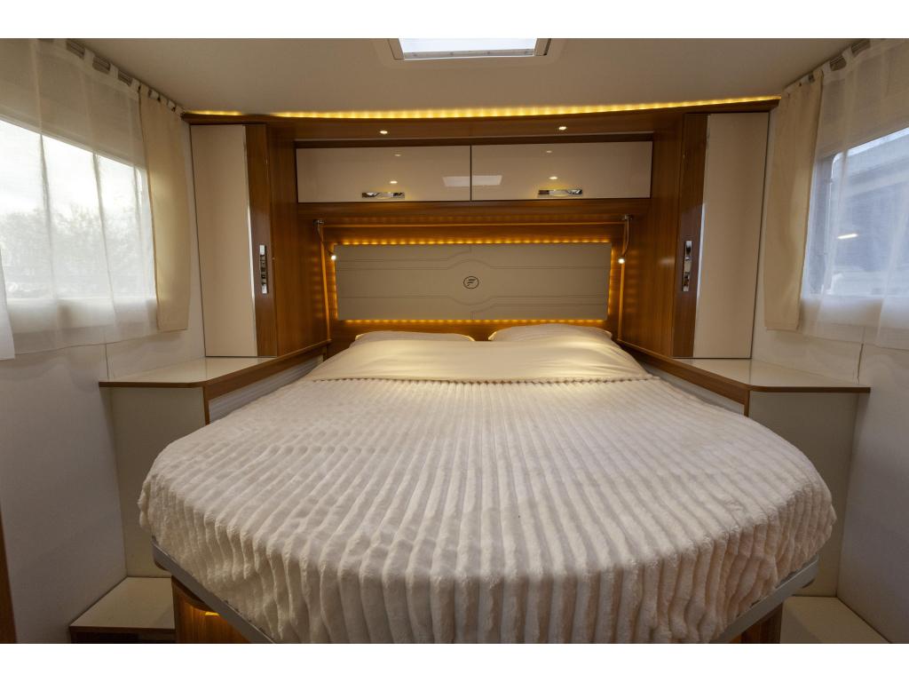 Fleurette Discover 75 LMF Queensbed en hefbed 180PK Euro6, Ringverwarming, Fiat, Airbags, Afzuigkap