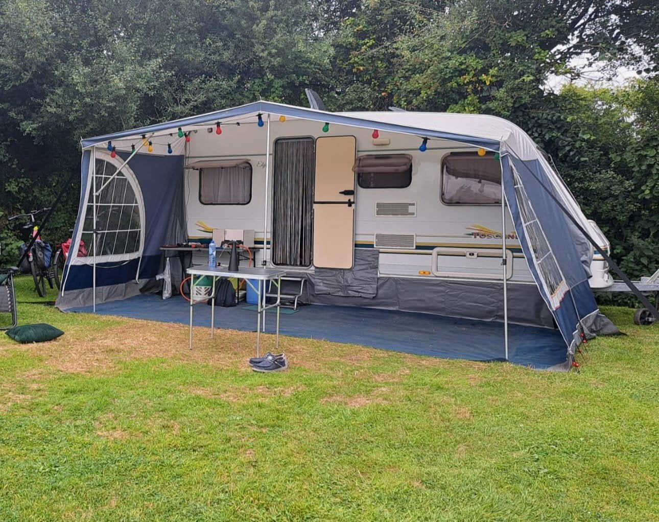 Tourcaravan Swift Toscane 440/1 incl. voortent +zonneluifel, Standaardzit, 2 aparte bedden, Kachel, 750 - 1000 kg