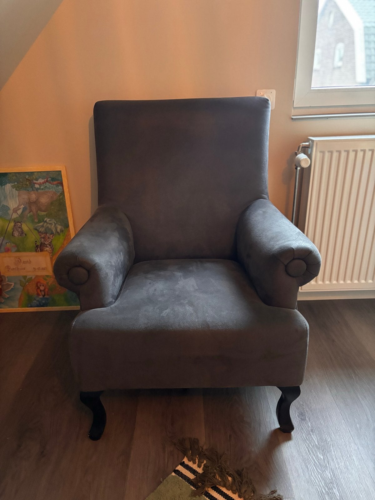 Antraciet suède fauteuil - Comfortabel en netjes, Huis en Inrichting, Ophalen, 75 tot 100 cm, Zo goed als nieuw, Stof