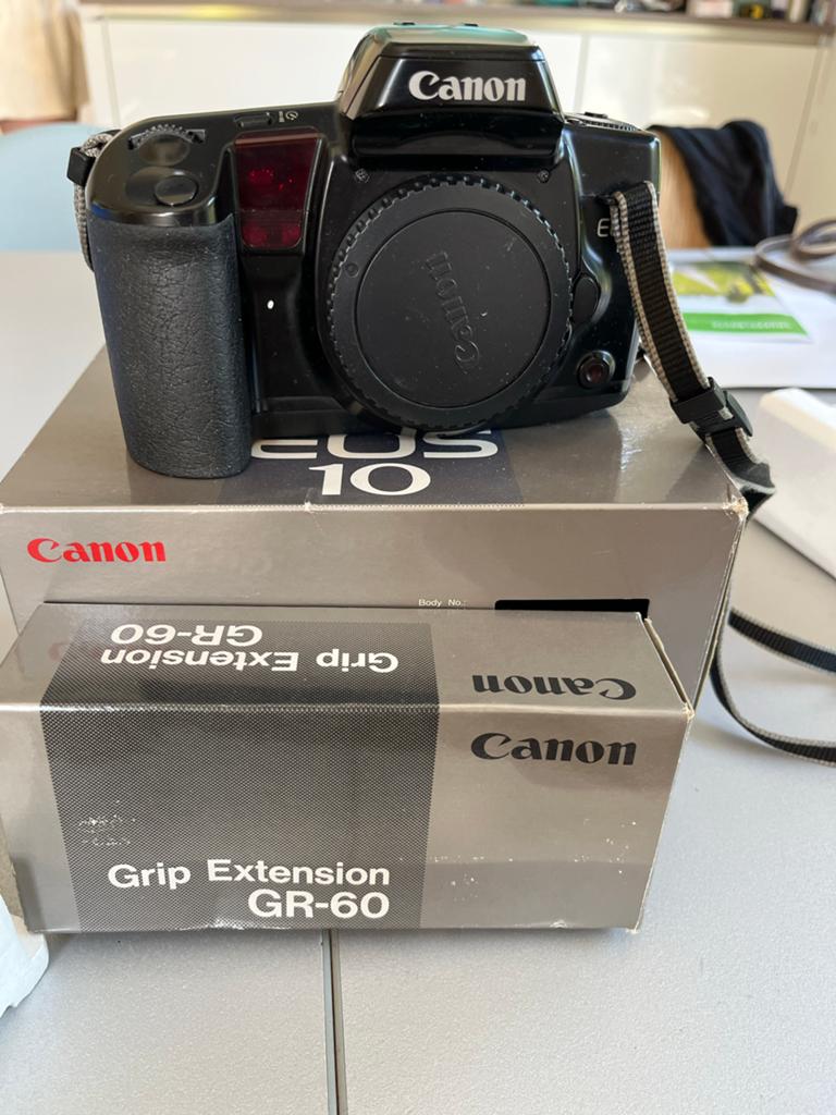 Canon EOS 10 spiegelreflexcamera met Grip Extension GR-60, Audio, Tv en Foto, Fotocamera's Analoog, Zo goed als nieuw, Spiegelreflex