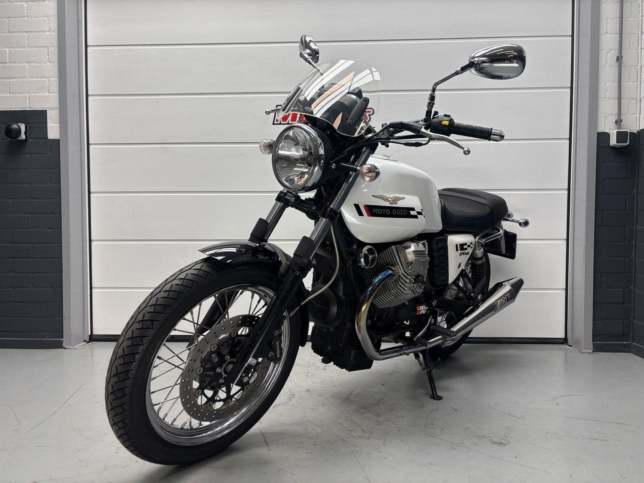 Moto Guzzi V7 CAFÉ CLASSIC (bj 2013), Motoren, Service@piaggio-vespa-rwn.de, Bedrijf, Overig, Minervum 7272
4817 ZM  BREDA