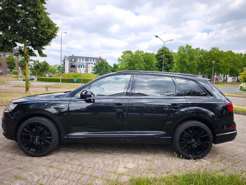 Audi Q7 3.0 TDI 200KW Quattro Tiptronic 2016 Zwart, Auto's, Audi, Automaat, 241 €/maand, 7 stoelen, Zwart