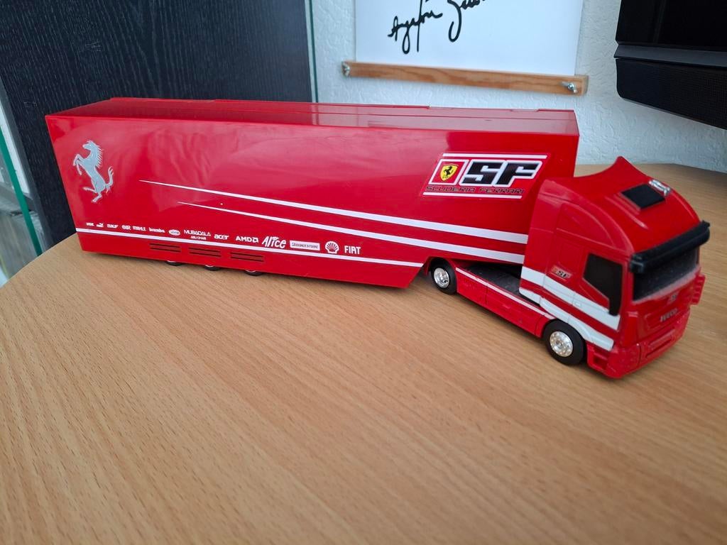 Ferrari F1 team 2007 transporter Hotwheels 1:50, Ophalen of Verzenden, Gebruikt, Formule 1