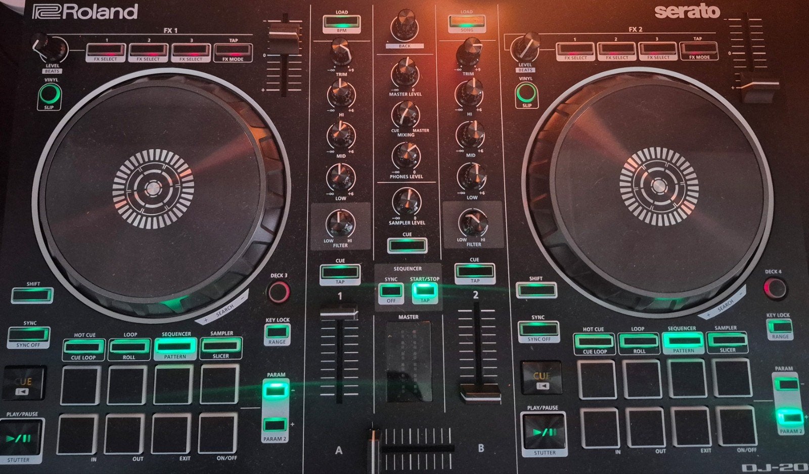Dj set roland 202 met pioneer DM40BT, Ophalen, Zo goed als nieuw, Pioneer