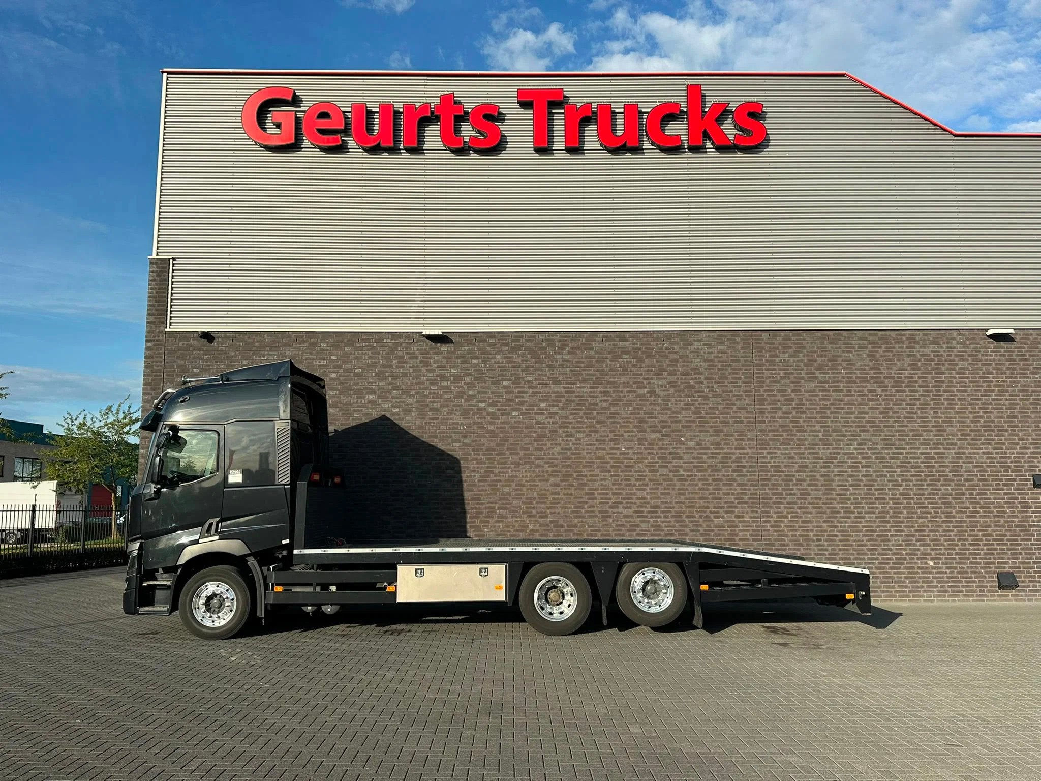 Renault T440 6X2 OPRIJWAGEN/MACHINERYTRANSPORTER/MACHINETAXI, Automaat, Euro 6, Zwart, Origineel Nederlands