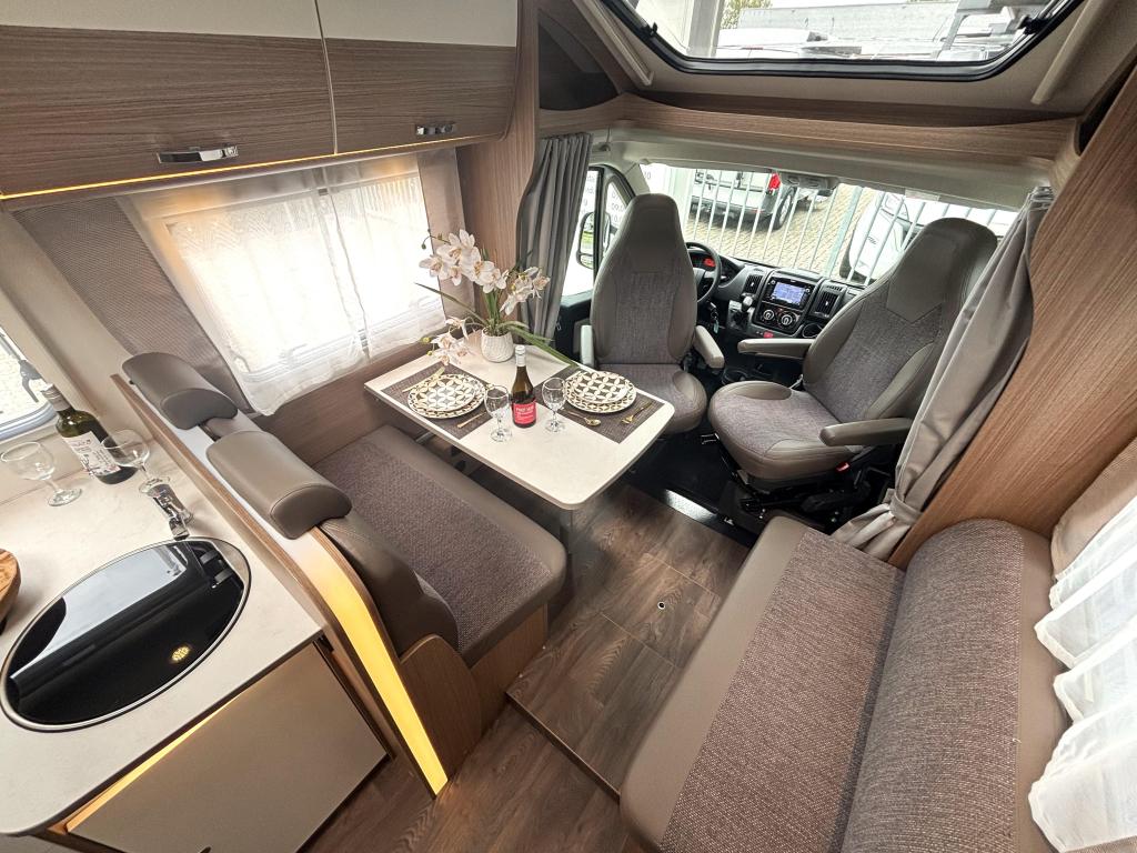 Carado T448 Emotion AUTOMAAT ENKELE BEDDEN RONDZIT EURO6, Caravans en Kamperen, Automaat, Fiat, 7 tot 8 meter, Bedrijf
