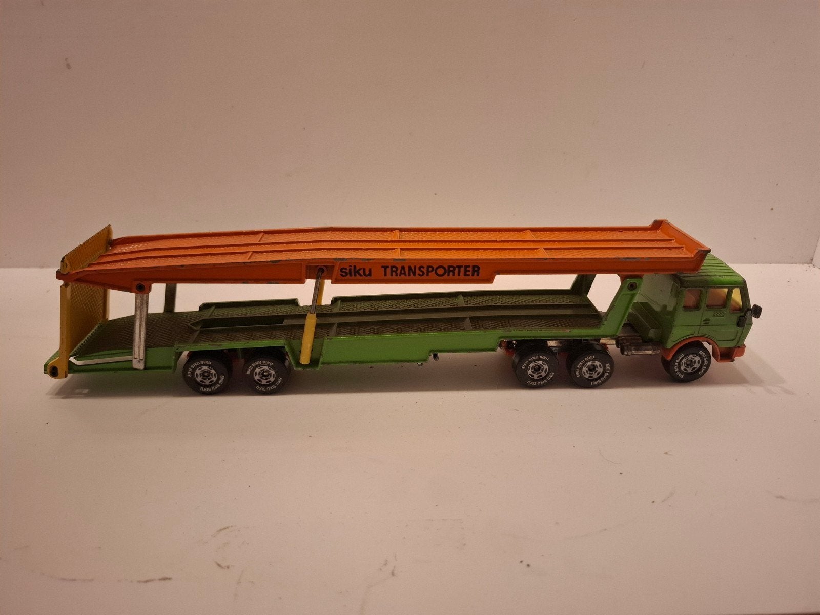 Mercedes-Benz SK autotransporter, Ophalen of Verzenden, Gebruikt, Bus of Vrachtwagen, SIKU