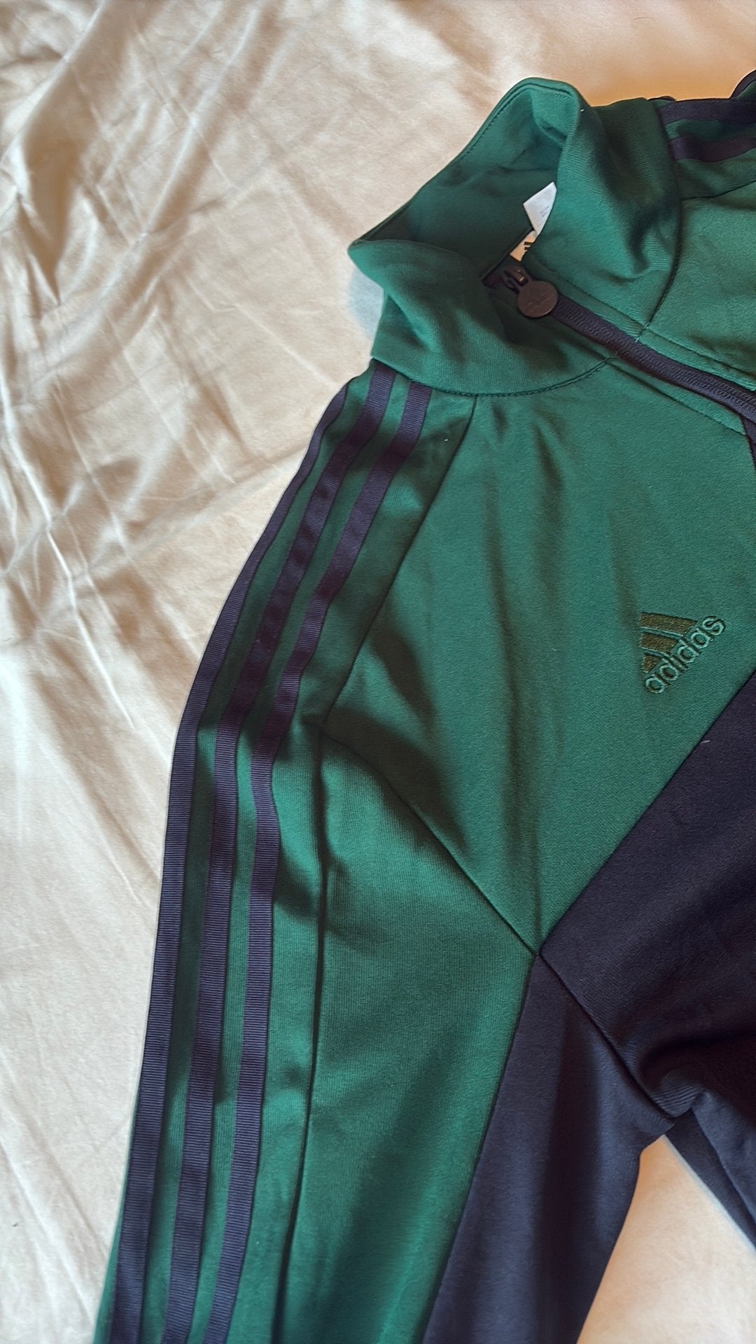 Te koop: adidas jasje maat xs, Ophalen of Verzenden, Zo goed als nieuw, Maat 34 (XS) of kleiner, Blauw