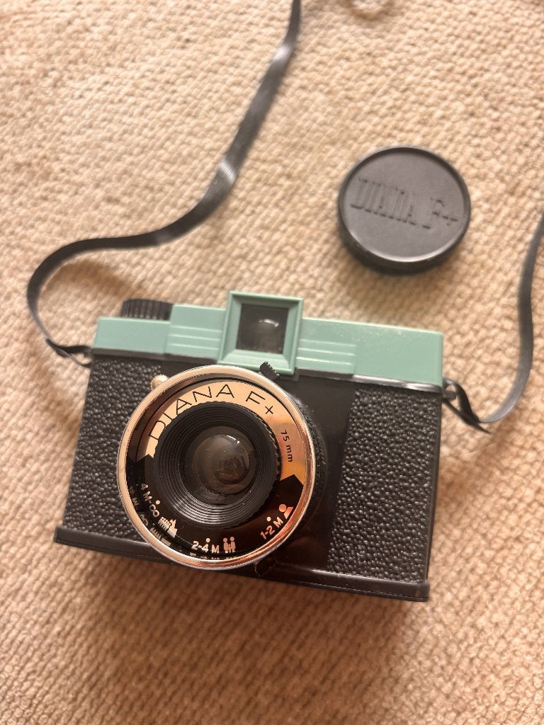 Lomography Diana F+ Lichtgewicht Camera, Ophalen of Verzenden, Gebruikt, Compact, Overige Merken