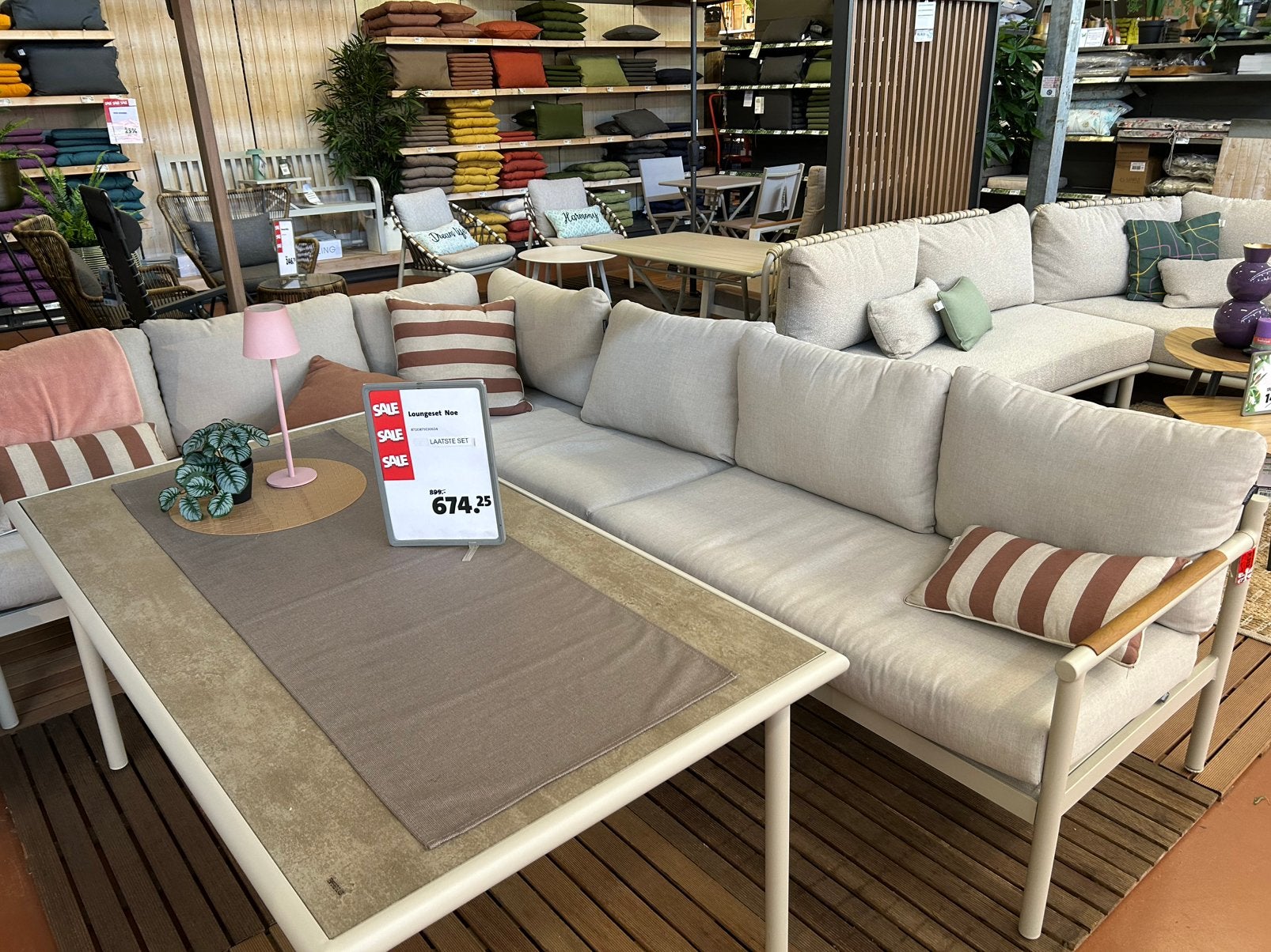 Eettafel 4 personen , aluminium, getemperred glas., Ophalen, Zo goed als nieuw, Aluminium, Eettafel