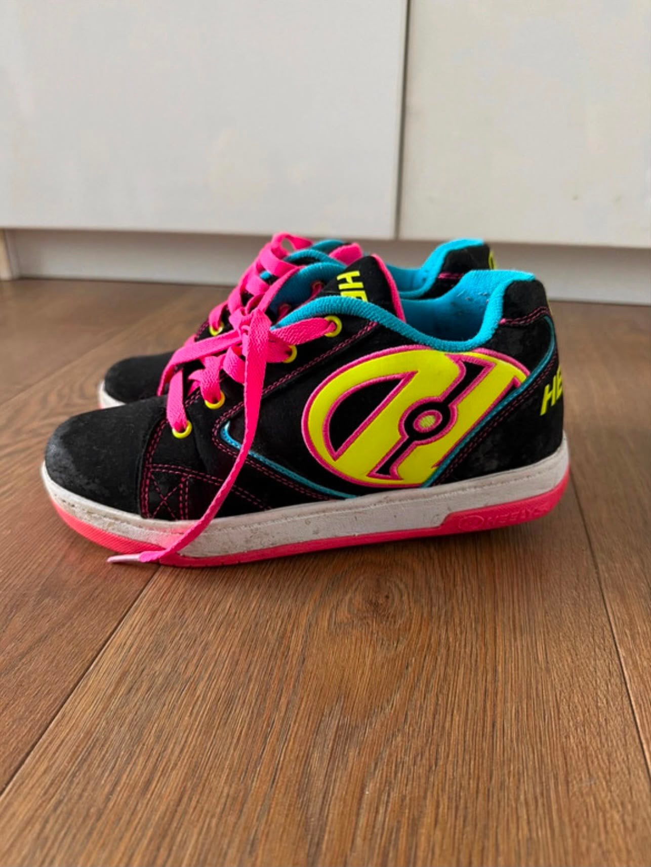 Heelys maat 36,5, Kinderen en Baby's, Speelgoed | Buiten | Rolschaatsen, Ophalen, Gebruikt