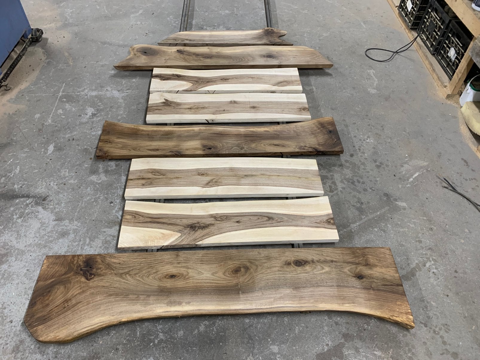 Mooie walnoot wandplanken te koop!, 25 tot 50 mm, Nieuw, Ophalen of Verzenden, 200 tot 250 cm