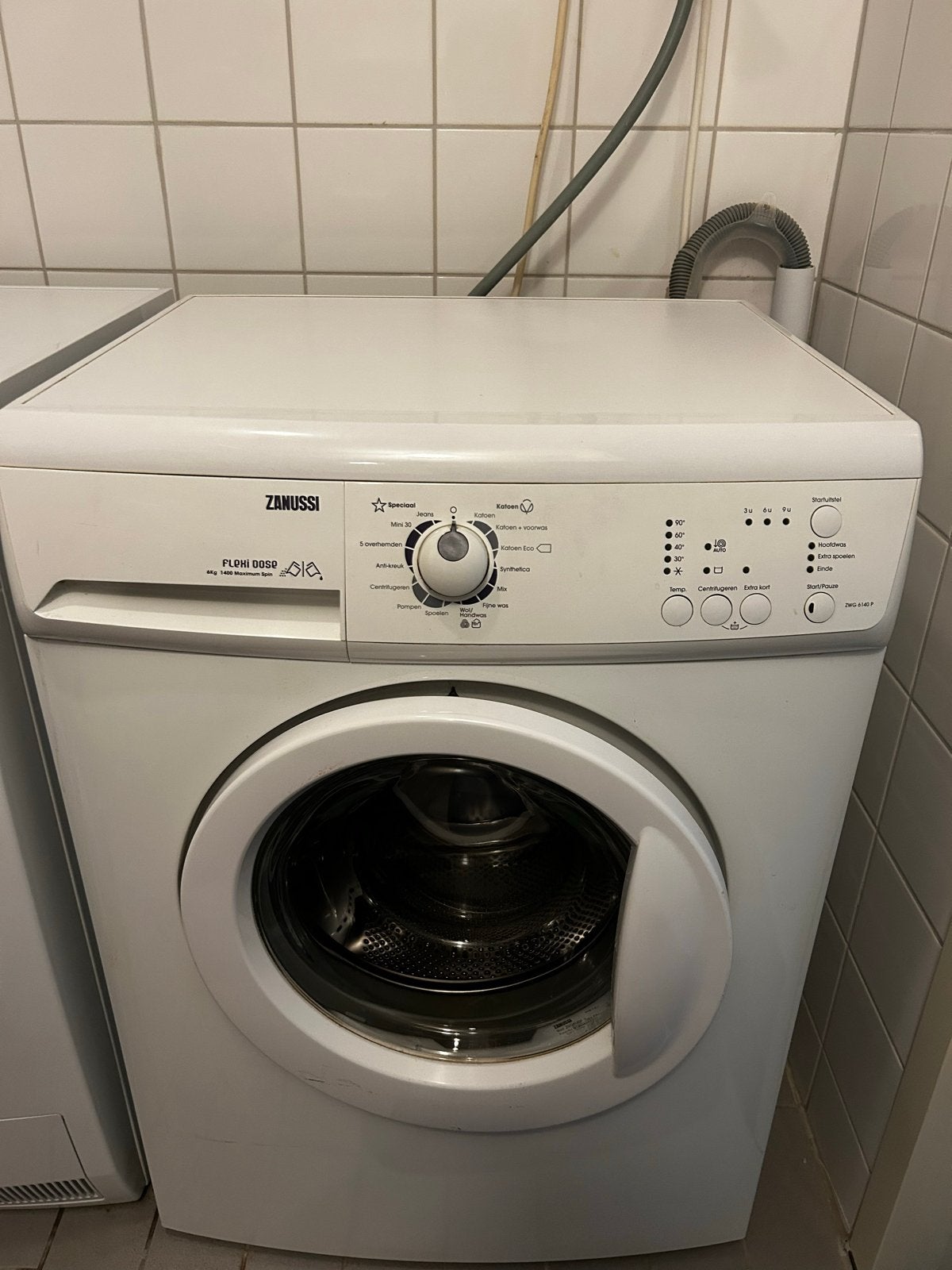 Zanussi FLOHI DOSE 6kg 1400 toeren wasmachine, Ophalen, 1200 tot 1600 toeren, Gebruikt, 4 tot 6 kg
