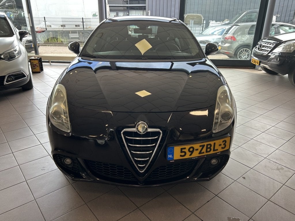 Alfa Romeo Giulietta 1.4 T Distinctive AUTOMAAT NAVI NW APK, Euro 5, 4 cilinders, Zwart, Origineel Nederlands