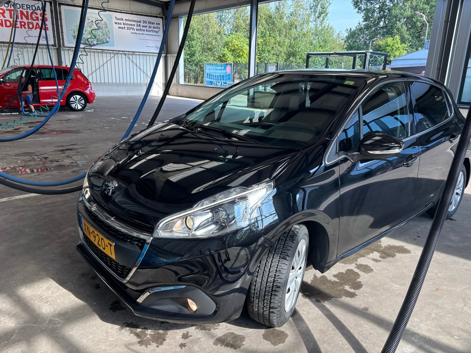 Peugeot 208 1.5 Bluehdi 100pk 2019 Zwart, Auto's, Voorwielaandrijving, 4 cilinders, 1055 kg, Zwart