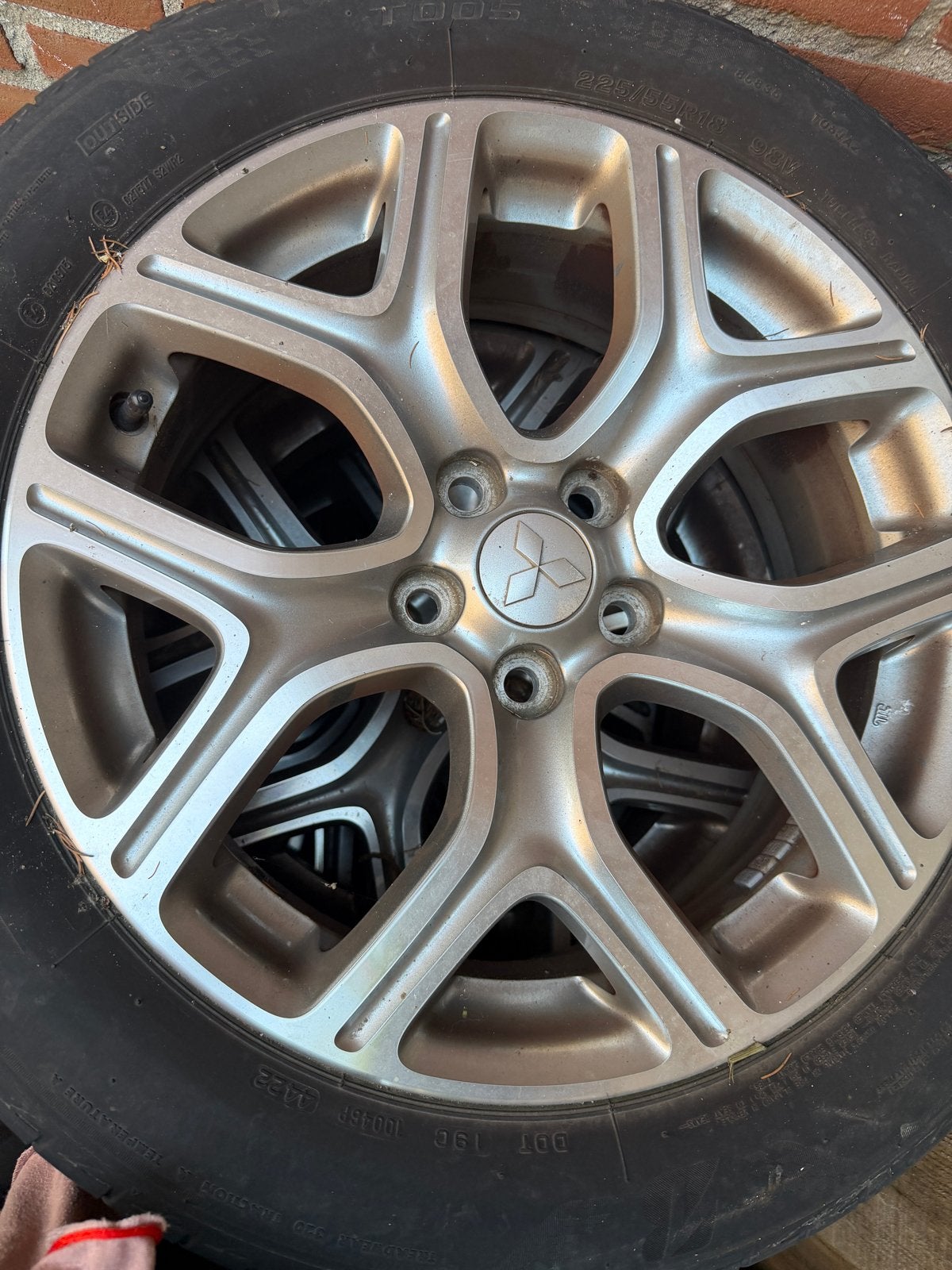 Mitsubishi Outlander Originele Velgen Banden  Mooi Profiel, Auto-onderdelen, Banden en Velgen, 18 inch, Gebruikt, Banden en Velgen