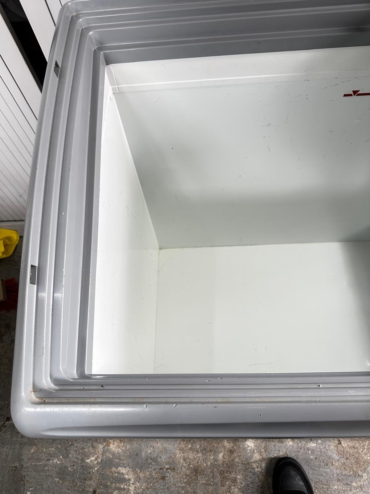 Grote vrieskist met glazen schuifdeksels werk goed, Witgoed en Apparatuur, Gebruikt, 200 liter of meer, 60 cm of meer, Met aparte vriezer
