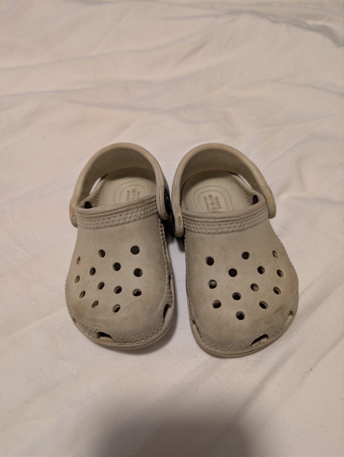 Crocs beige maat C5 (20-21), Crocs, Jongetje of Meisje, Ophalen of Verzenden, Gebruikt
