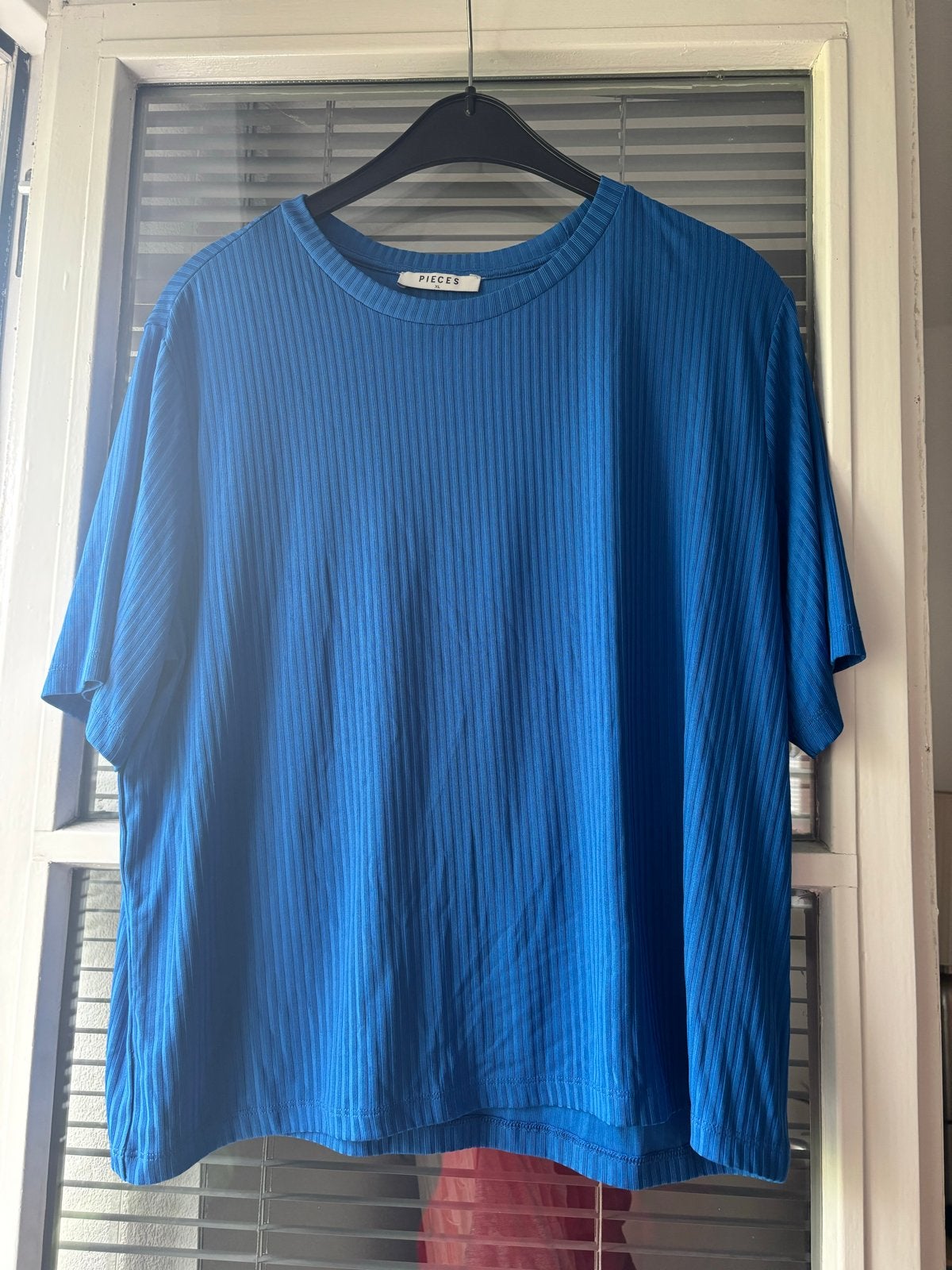 Pieces T-shirt met korte mouwen - Blauw - Maat XL, Kleding | Dames, Blauw, Maat 46/48 (XL) of groter, Ophalen of Verzenden, Zo goed als nieuw