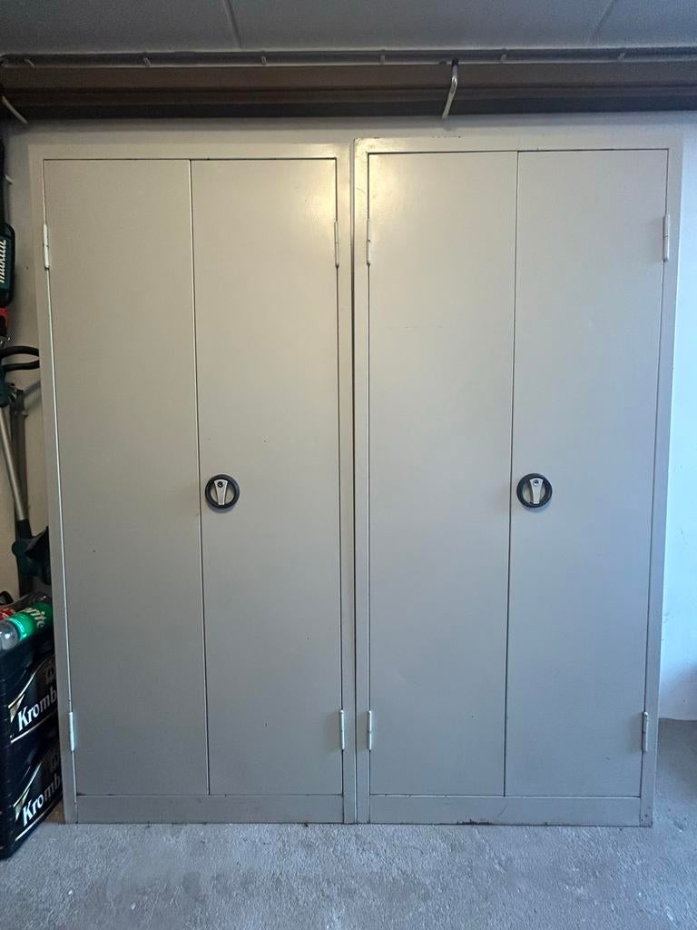 2 Metalen archiefkast met planken, Huis en Inrichting, Kasten | Roldeurkasten en Archiefkasten, Ophalen, Gebruikt, 50 tot 100 cm