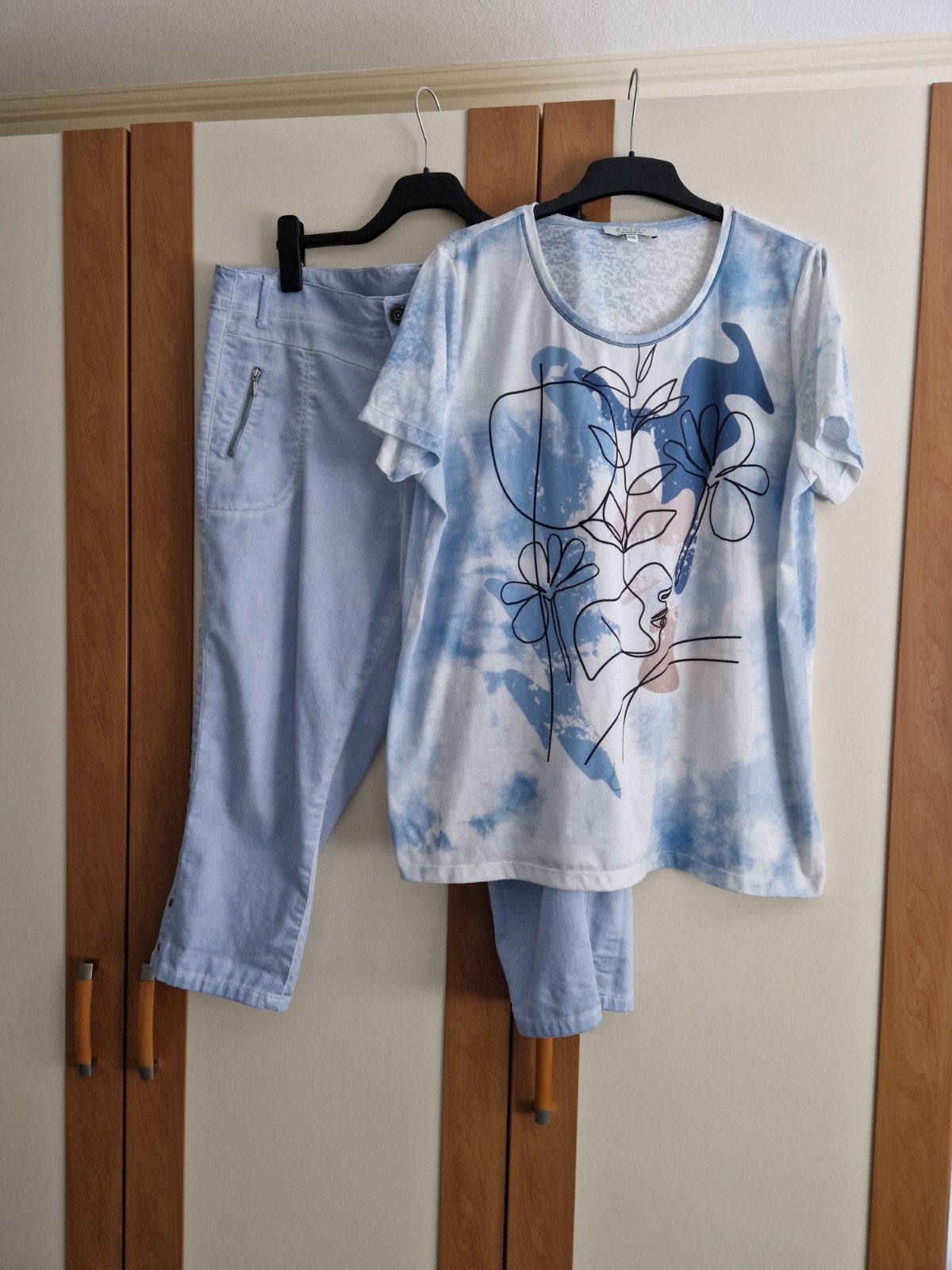 2-Delige set Capri Broek Dreamstar mt 48 en Enjoy Shirt XXL, Ophalen of Verzenden, Zo goed als nieuw, Maat 46/48 (XL) of groter