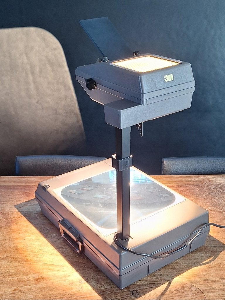 compacte 3M projector inklapbaar koffermodel 2000 AHST 400W, Audio, Tv en Foto, Beamers, Ophalen of Verzenden, Gebruikt, Overige resoluties