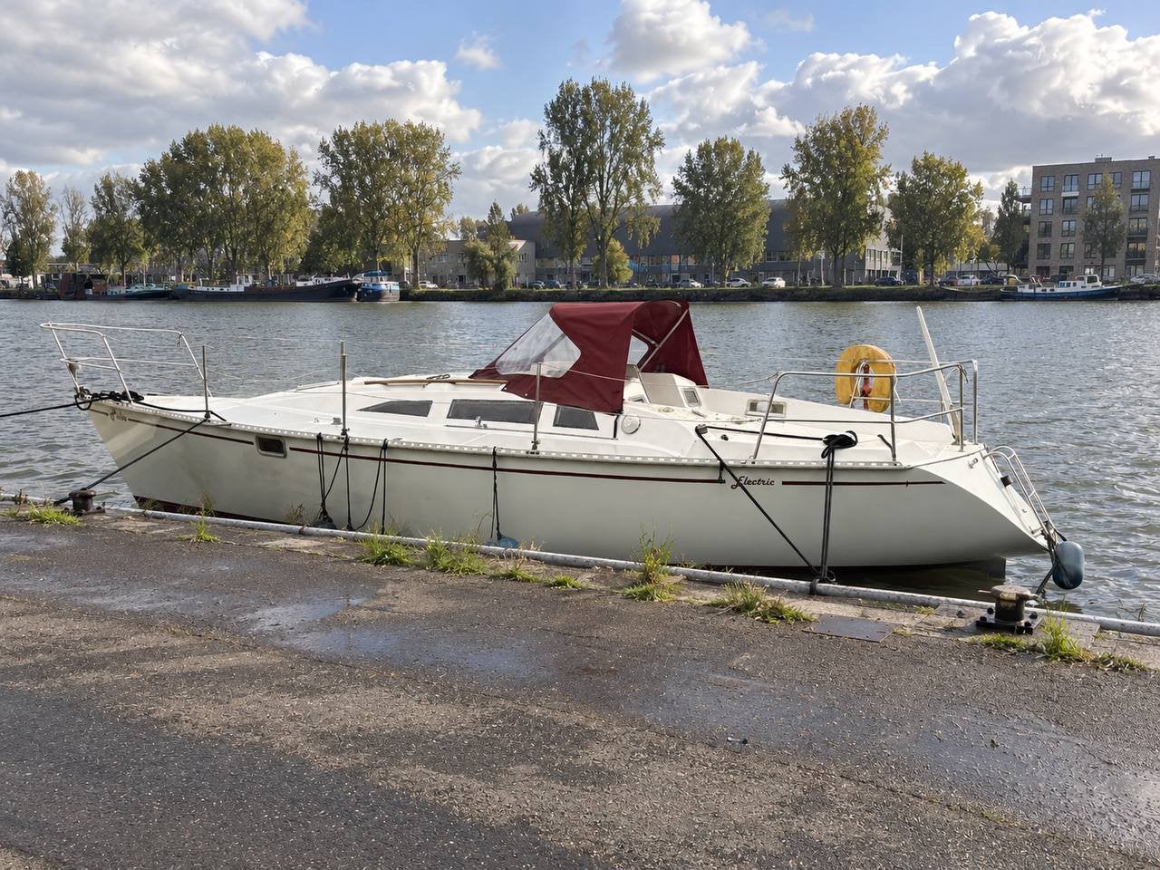Elektrische kajuitboot Jouët 920 | 110 km bereik, Watersport en Boten, 9 m, Gebruikt, 1.80 meter, Koelkast