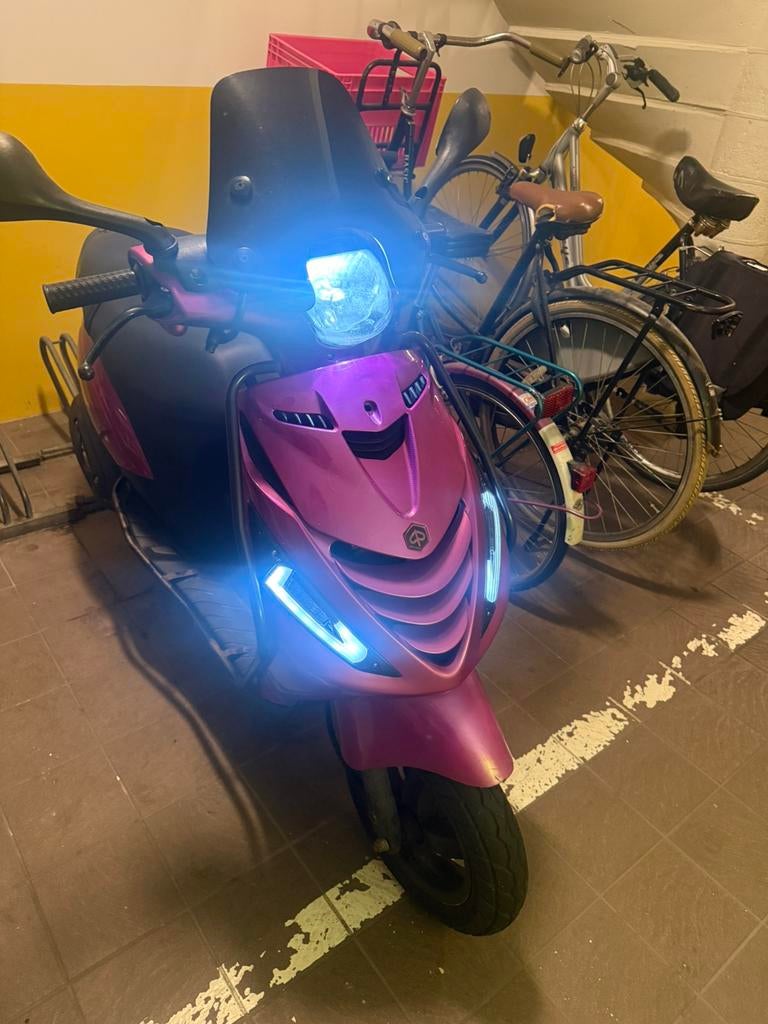Piaggio zip 2020, Fietsen en Brommers, Scooters | Piaggio, Zo goed als nieuw, Zip, Benzine, Ophalen of Verzenden