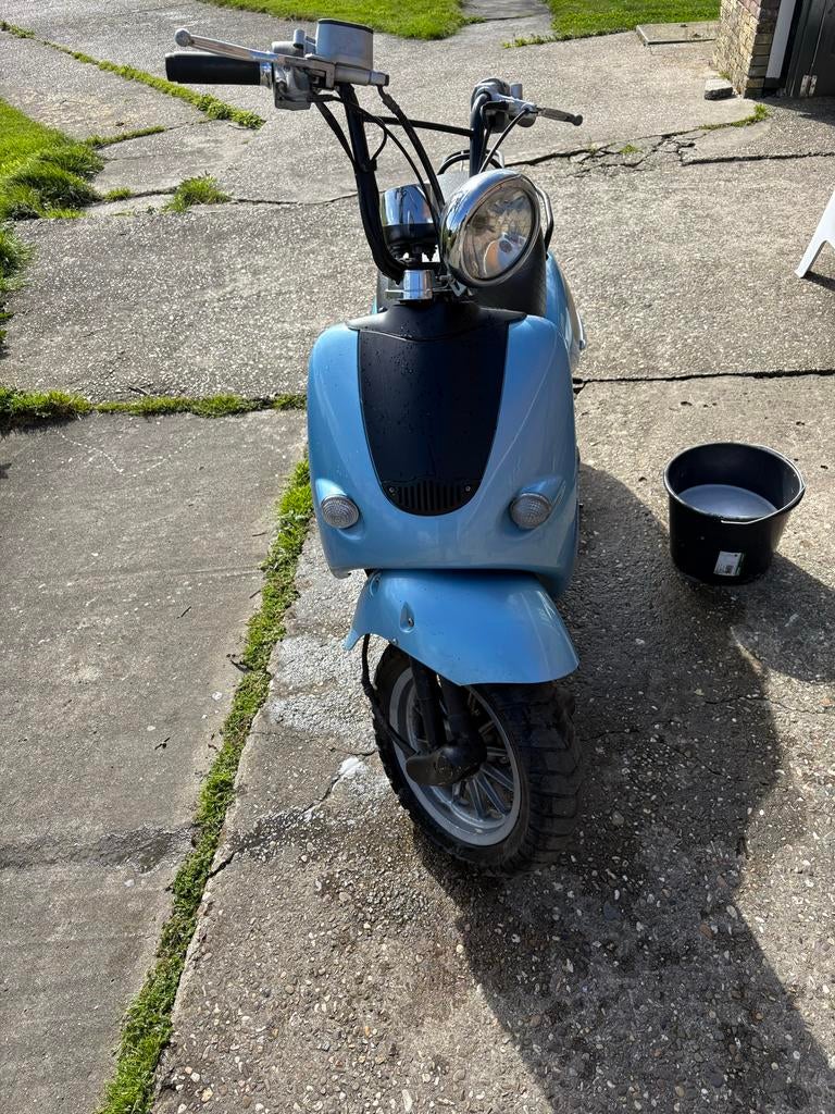 Aprilia Mojito scooter, start niet, kapschade, Fietsen en Brommers, Scooters | Aprilia, Ophalen of Verzenden, Gebruikt, Benzine