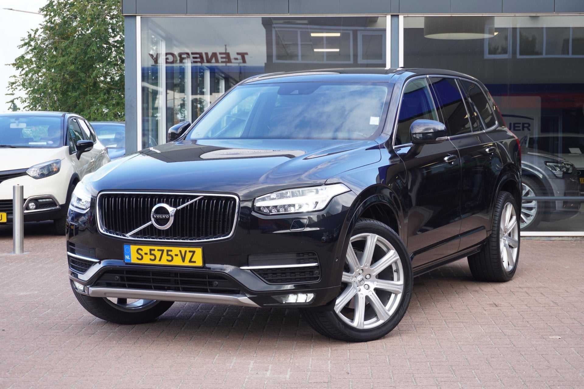 Volvo XC90 2.0 T5 AWD Inscription Automaat | Airco | Navigat, Dealer onderhouden, Gebruikt, 1969 cc, Bedrijf