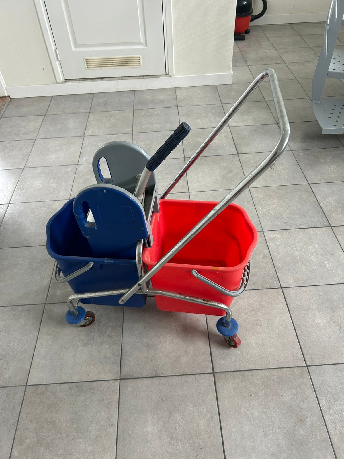 2 x mop/dweil wagen met pers! Professioneel!, Huis en Inrichting, Schoonmaakartikelen, Ophalen, Dweilemmer, -bak, of -wagen