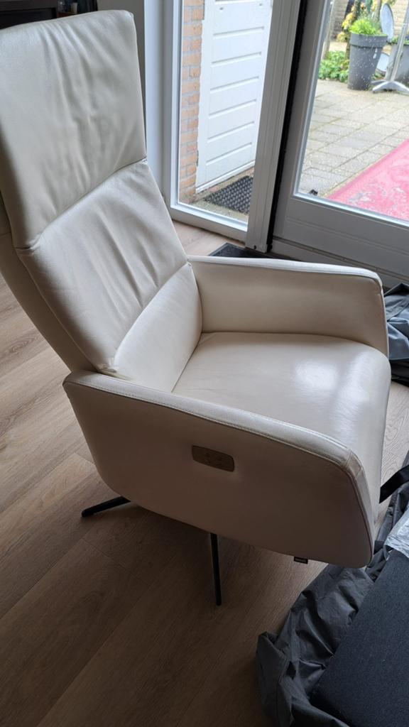 Montel fauteuils elektrische op accu, Huis en Inrichting, Fauteuils, Ophalen, Gebruikt, 50 tot 75 cm, Leer