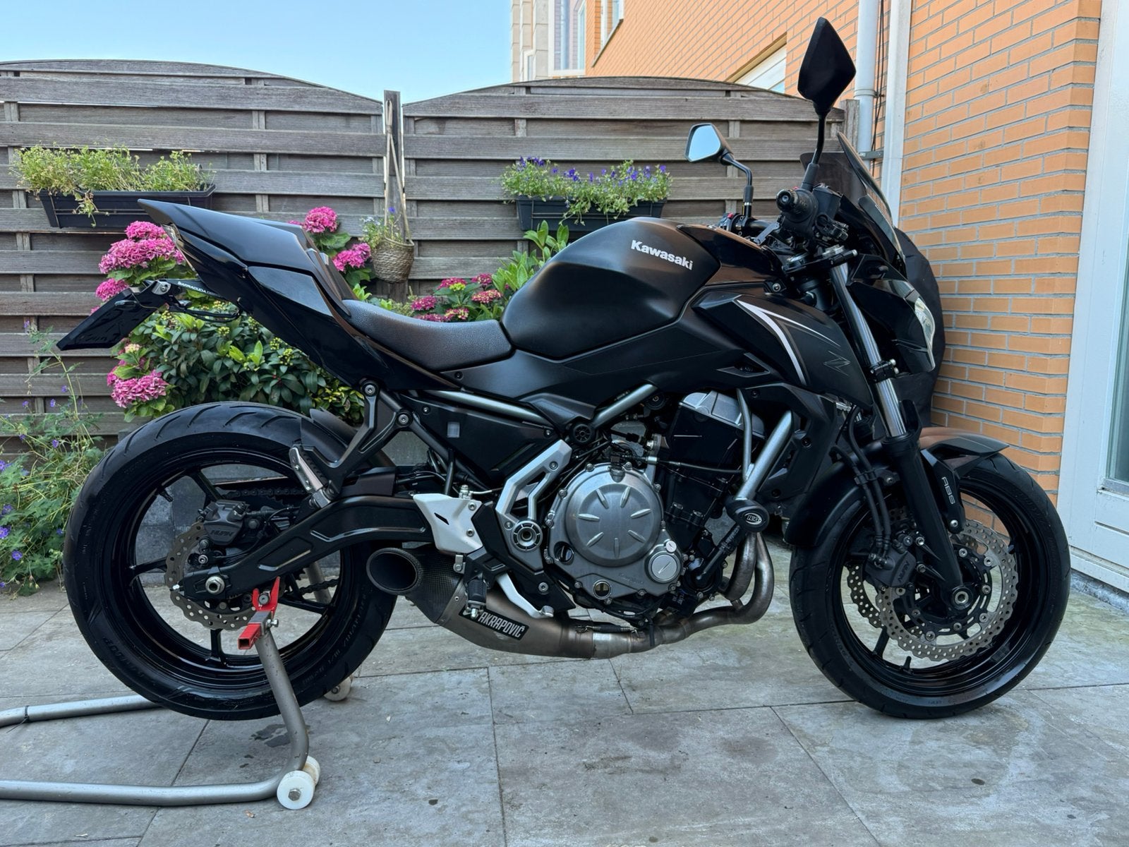 Kawasaki Z650 Akrapovic, 2 cilinders, Occasion, Particulier, Minimaal motorrijbewijs A2