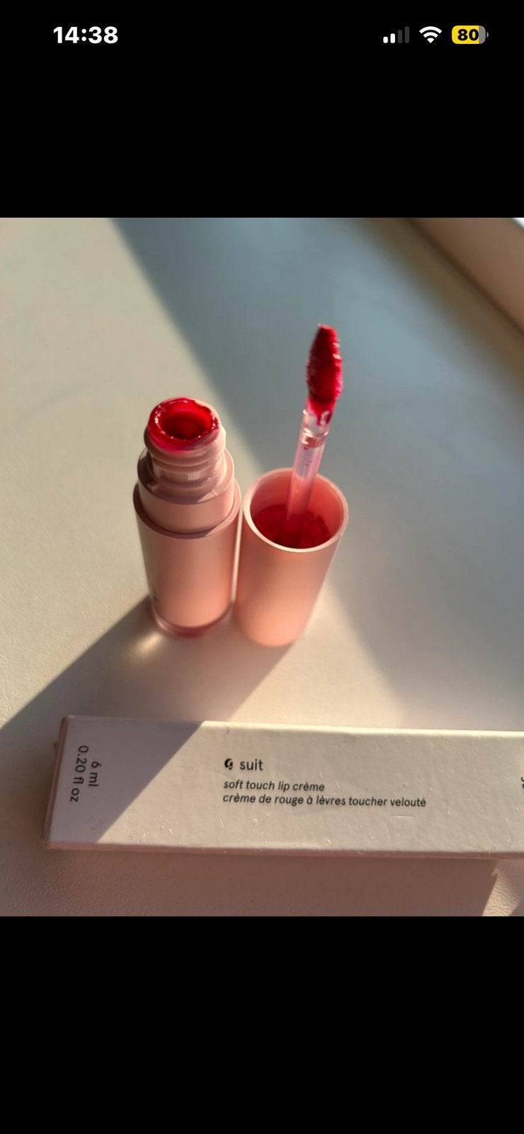 Glossier Suit Soft Touch lip crème color Jet 6 ml, Lippen, Nieuw, Ophalen of Verzenden, Make-up