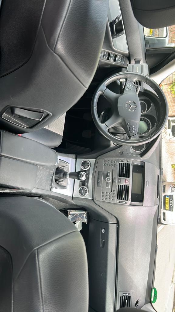 Mercedes-Benz C-Klasse 1.6 C180 Kompr. Sedan 2010 Grijs, Auto's, 75 €/maand, Handgeschakeld, Sedan, 5 stoelen