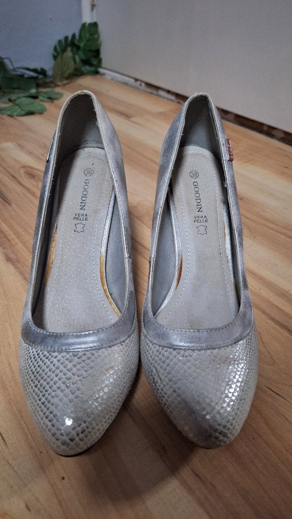 Gooding hakken maat 38, Ophalen, Pumps, Wit, Goodin