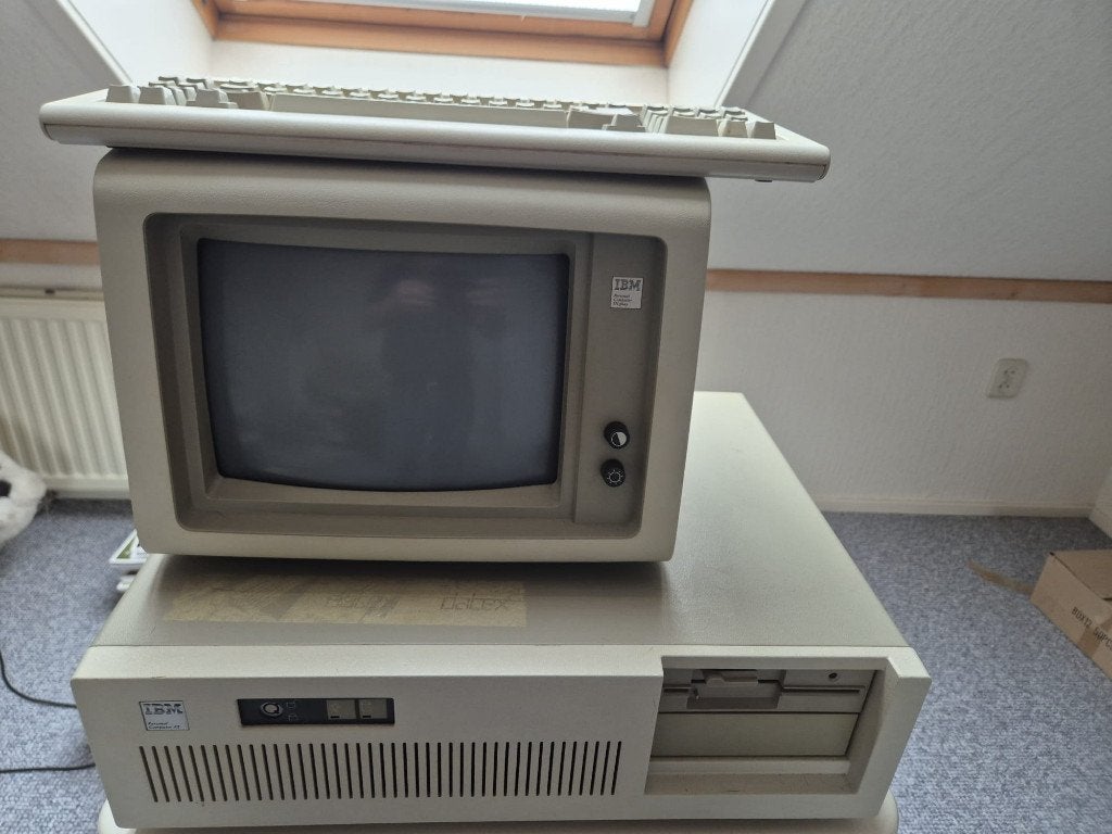 Werkende IBM PC AT 5170 met toetsenbord en monitor, Ophalen, IBM