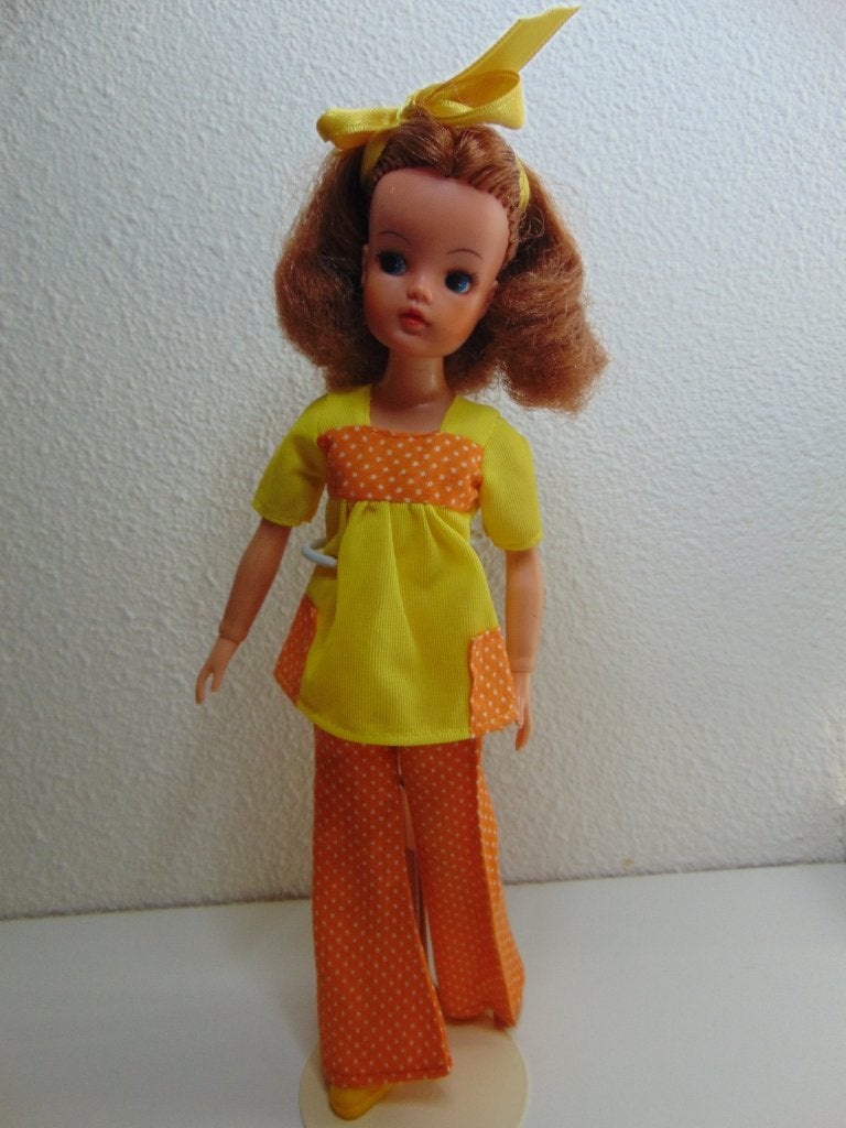 Titian Sindy Barbie pop met klinknagels en hard hoofd, Verzamelen, Ophalen of Verzenden, Gebruikt, Pop