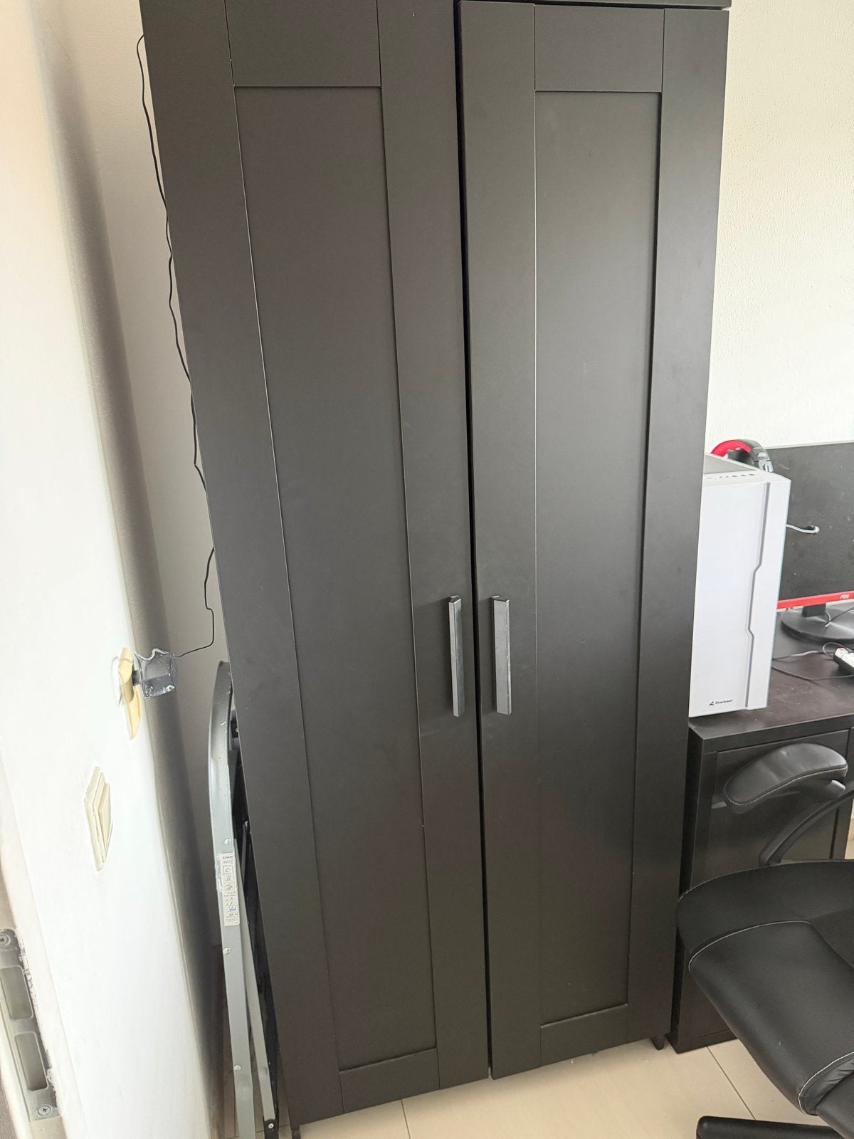 Ikea kledingkast+bureau+gamestoel en boxspring+jaloezieën., Gebruikt, 200 cm of meer, Overige houtsoorten, 50 tot 100 cm
