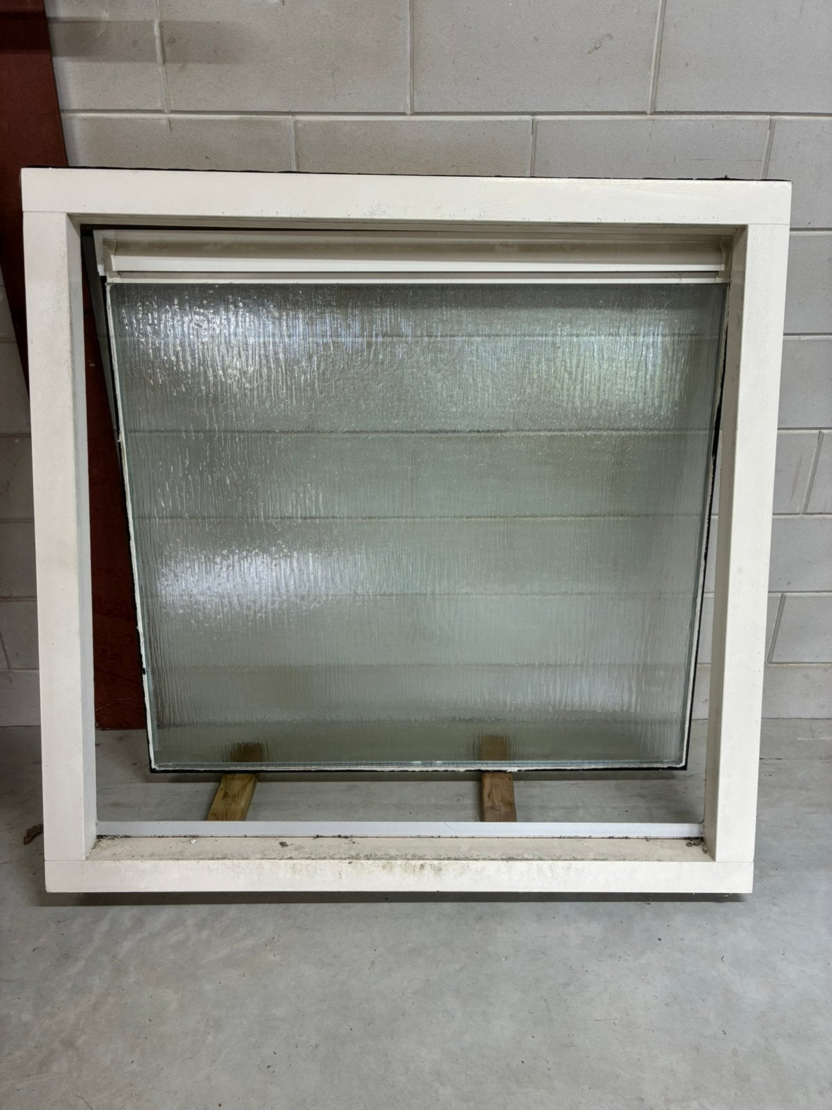 Hardhouten kozijn met renovatiesponning met glas raam, Gebruikt, Raamkozijn, Inclusief glas, 75 tot 150 cm