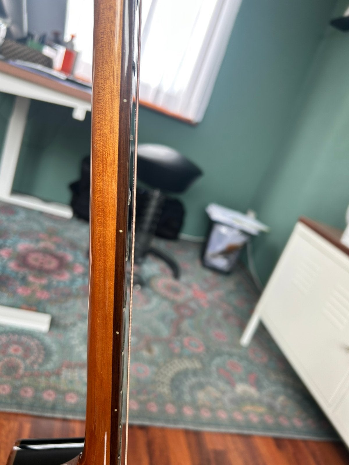 Foto 6 van Te koop: LAG Tramontane T100 DCE BLK Stage gitaar